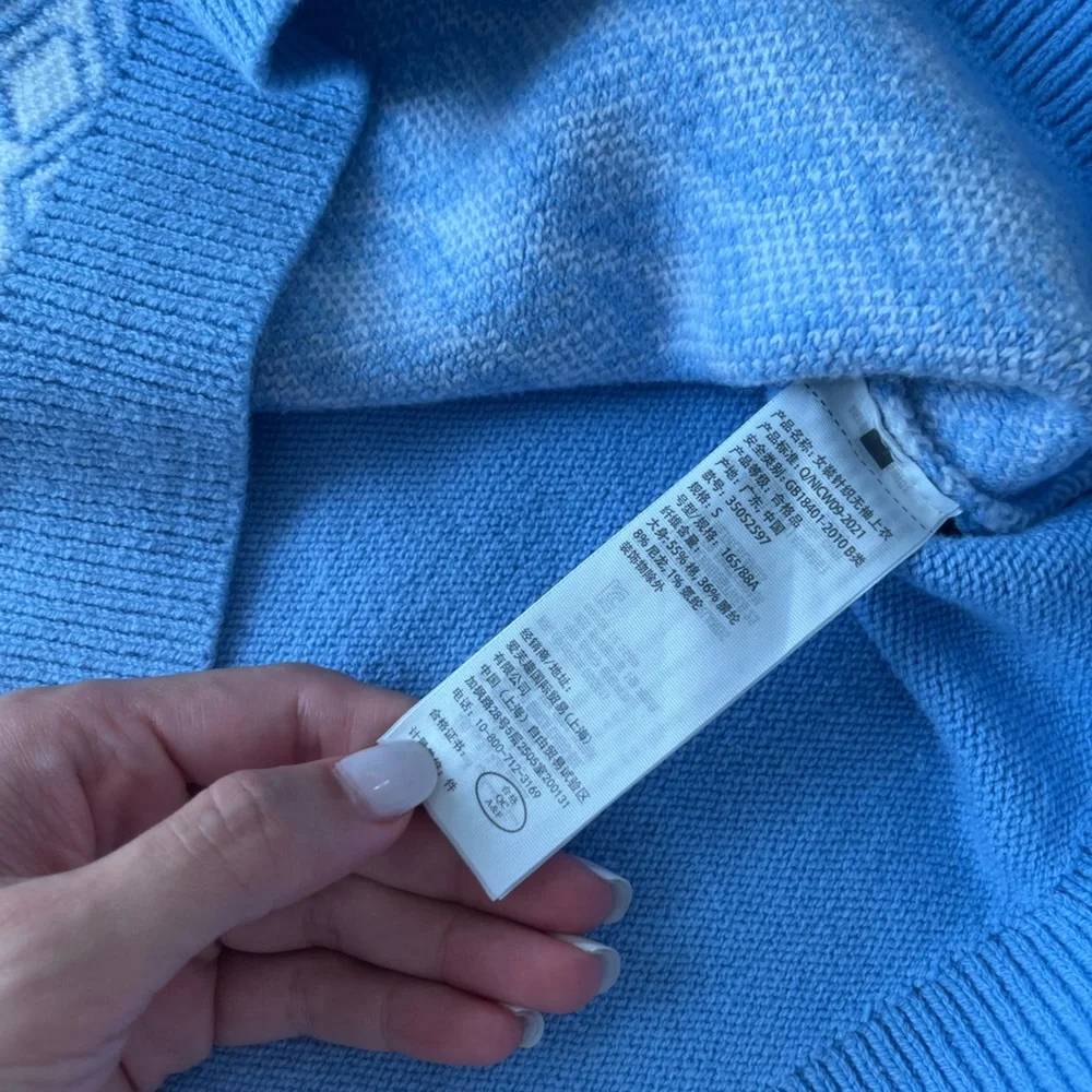 Hollister Light Blue and White Diamond Knit V-Neck Sweater Vest